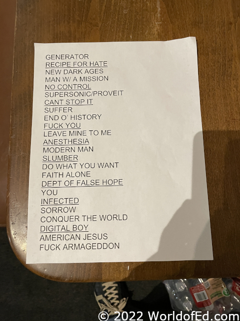A picture of the setlist.