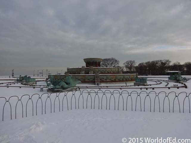 Buckingham fountain surrounded by snow.