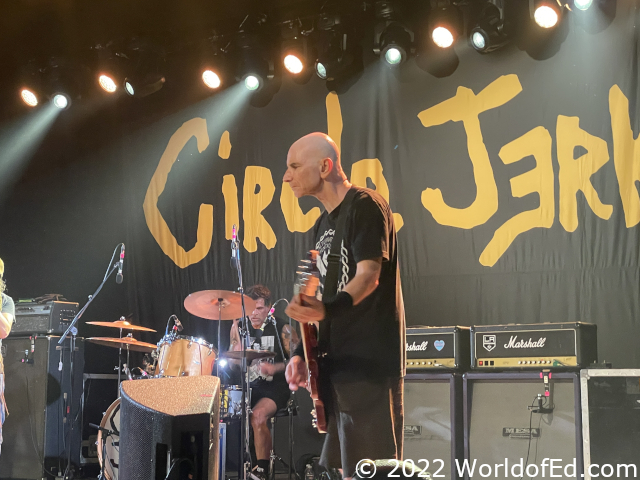 Greg Hetson playing his guitar.