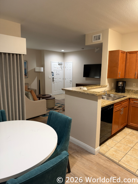 The common area of the hotel room.