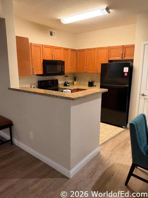 The kitchen in the hotel room.