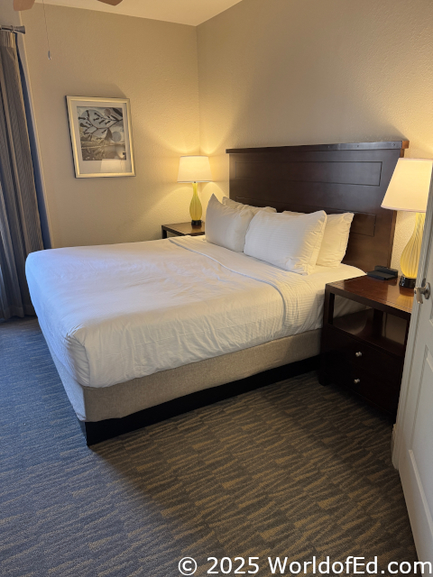 A large and spacious bedroom